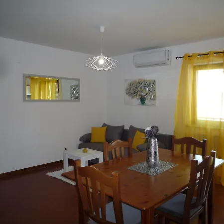 Tina Apartment *
