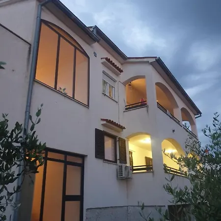 Tina Lejlighed Poreč